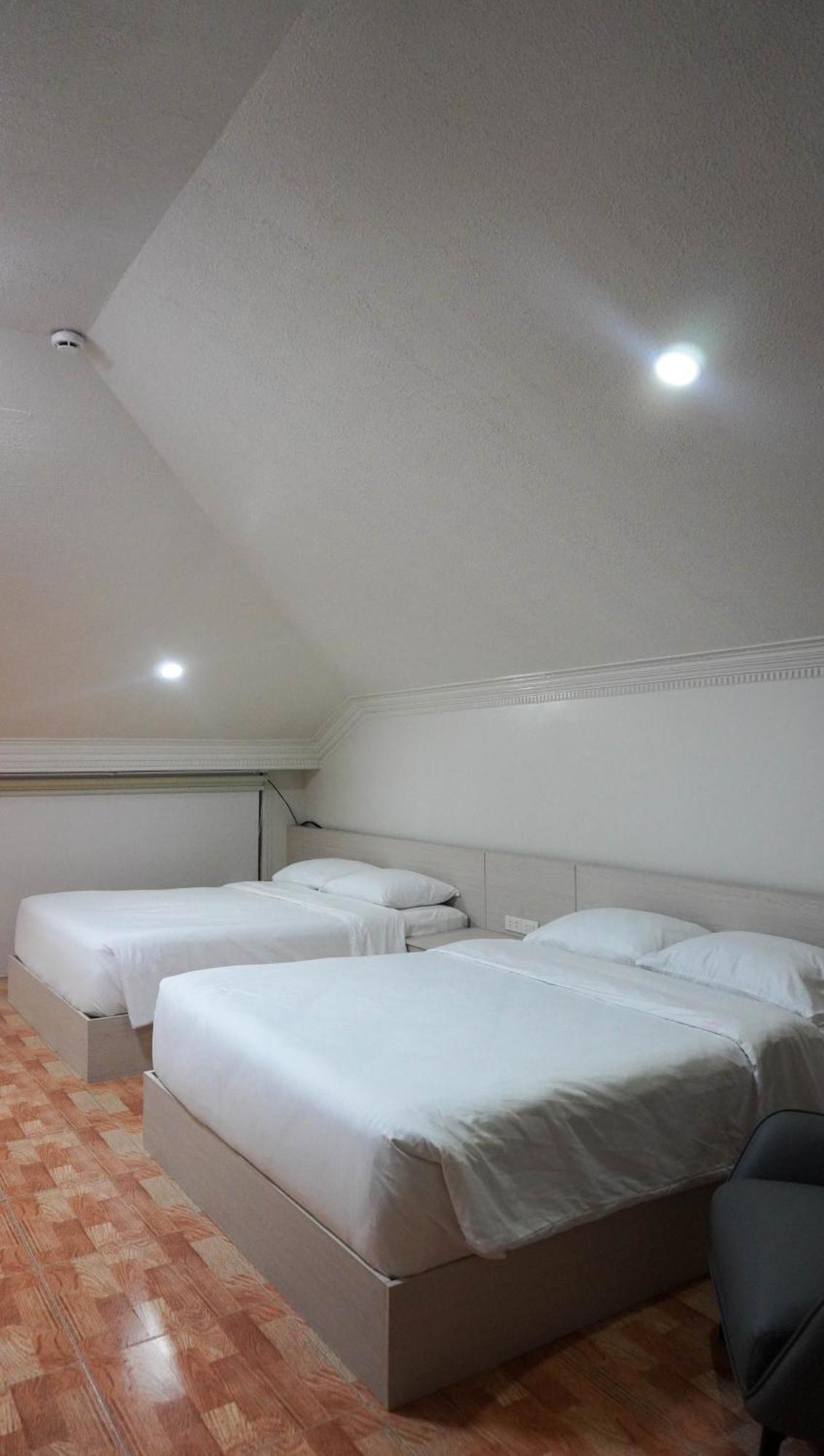 Honey Suite Room Inside Bee Cafe Cebu At Ayala Area Extérieur photo